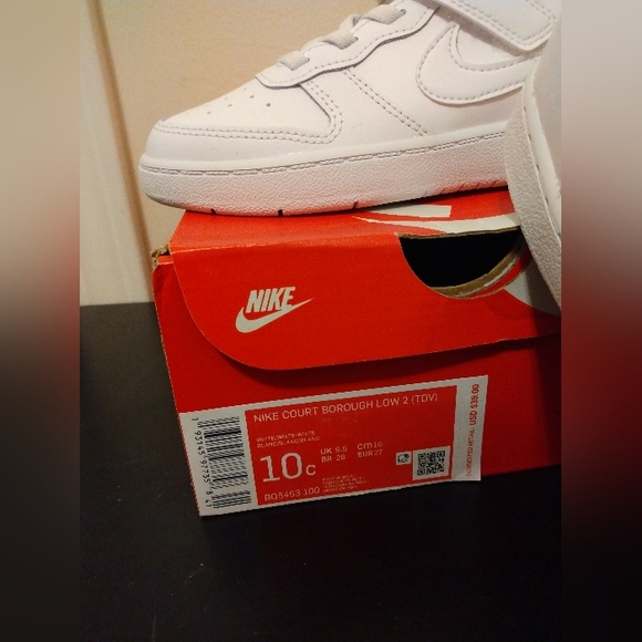 COPY - SAVAGE MIJO: NEW boys or unisex classic white nike 10C - Picture 2 of 4
